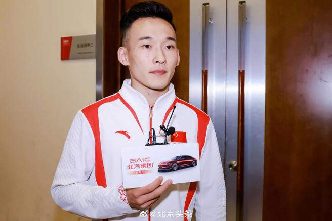 员每人赠送一台"全景智慧旗舰轿车"享界s9 ultra,为这支"京英战队"